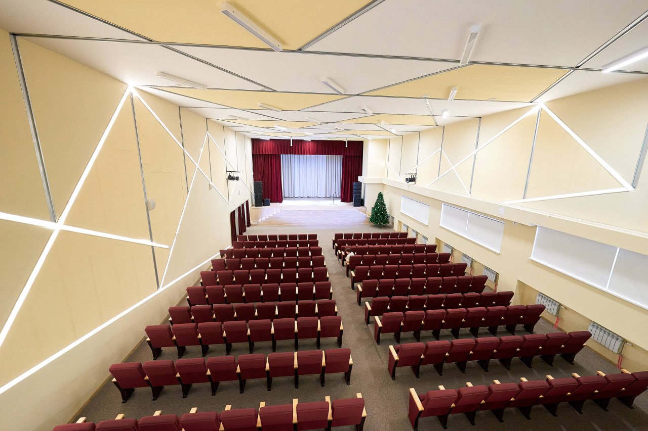 Губернатор Югры осмотрел новый культурно-спортивный комплекс в Ярках Губернатор Югры осмотрел новый культурно-спортивный комплекс в Ярках