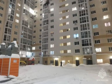 В Сургуте огнеборцы спасли на пожаре 8 человек, в том числе четверых детей