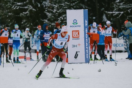 Югорский лыжник Константин Тиунов выиграл лыжную квалификацию на «Гонке чемпионов» в Рязани