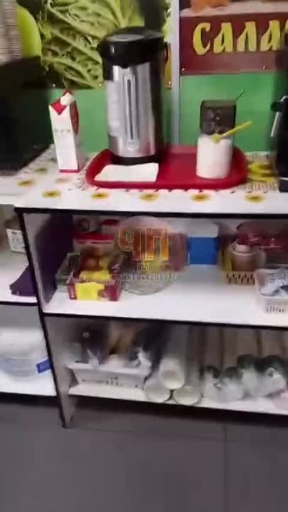 Продавцы круглосуточного магазина почти год работали без зарплаты