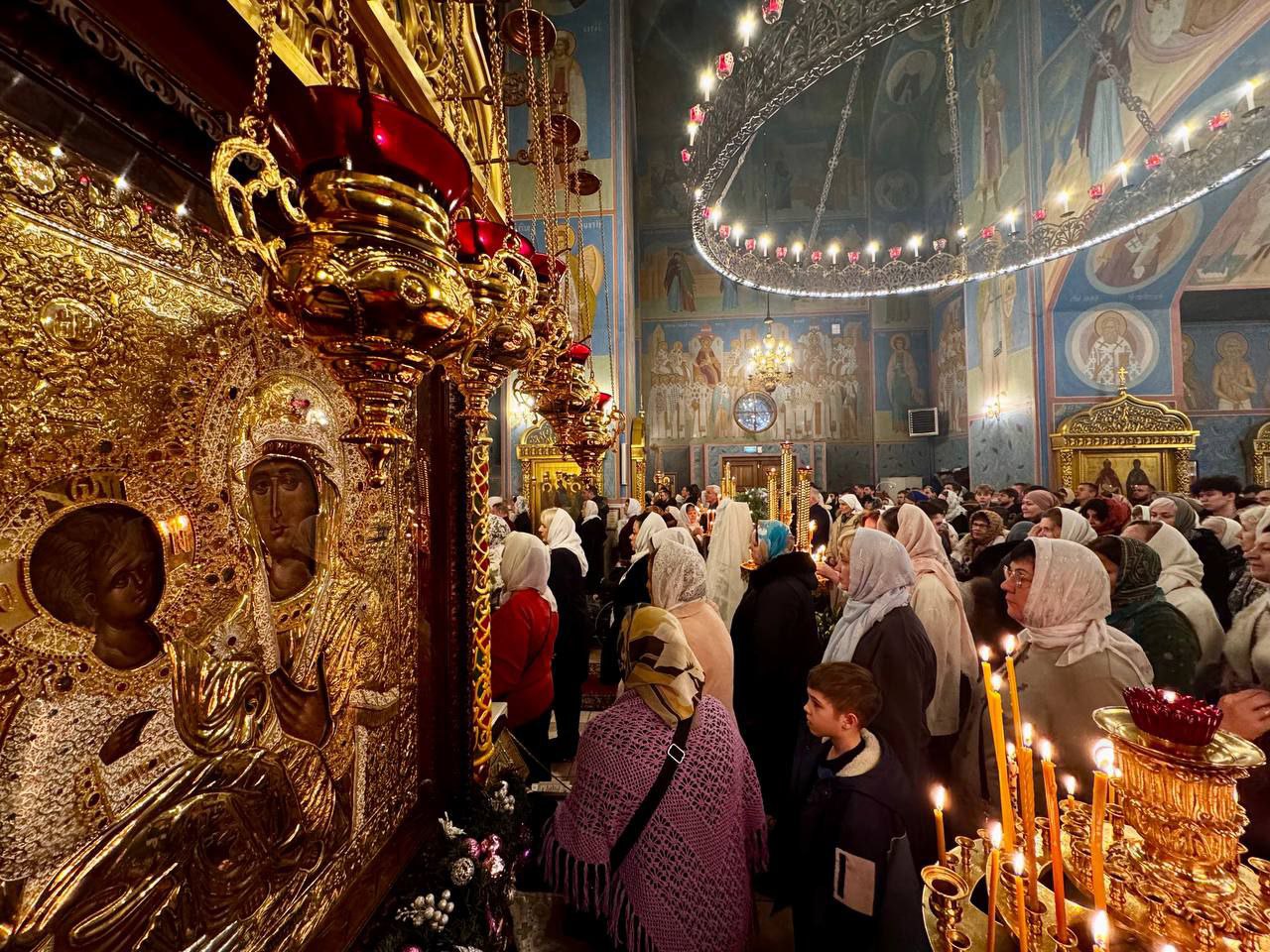 Дмитрий Кощенко: Дорогие нижневартовцы! От всей души поздравляю со светлым праздником Рождества Христова! Дмитрий Кощенко: Дорогие нижневартовцы! От всей души поздравляю со светлым праздником Рождества Христова!