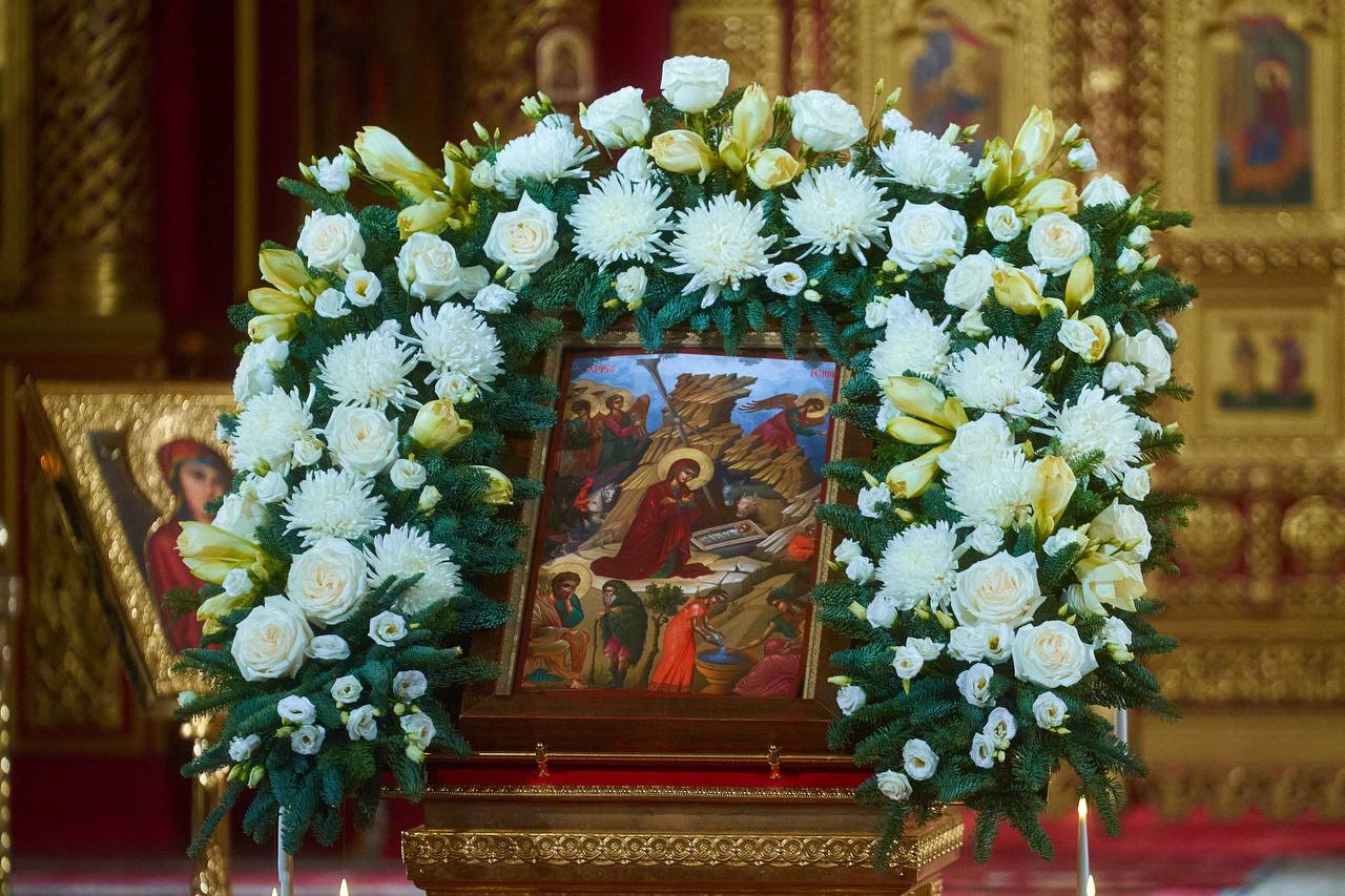 Руслан Кухарук поздравил югорчан с Рождеством Христовым! Руслан Кухарук поздравил югорчан с Рождеством Христовым!