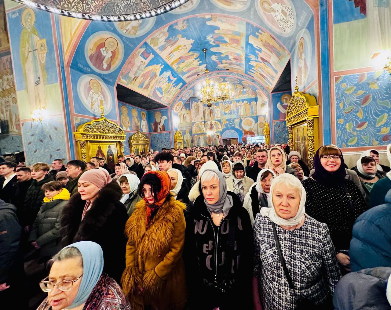 Дмитрий Кощенко: Дорогие нижневартовцы! От всей души поздравляю со светлым праздником Рождества Христова!