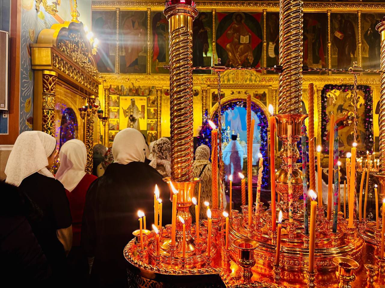 Дмитрий Кощенко: Дорогие нижневартовцы! От всей души поздравляю со светлым праздником Рождества Христова! Дмитрий Кощенко: Дорогие нижневартовцы! От всей души поздравляю со светлым праздником Рождества Христова!