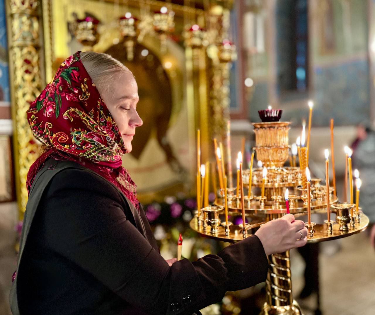 Дмитрий Кощенко: Дорогие нижневартовцы! От всей души поздравляю со светлым праздником Рождества Христова! Дмитрий Кощенко: Дорогие нижневартовцы! От всей души поздравляю со светлым праздником Рождества Христова!