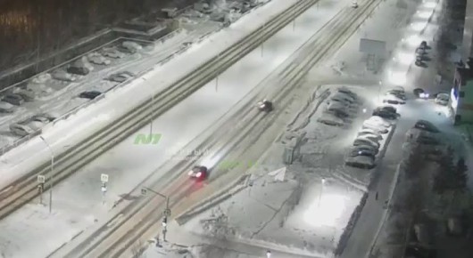 Покоритель сугроба на Интернациональной