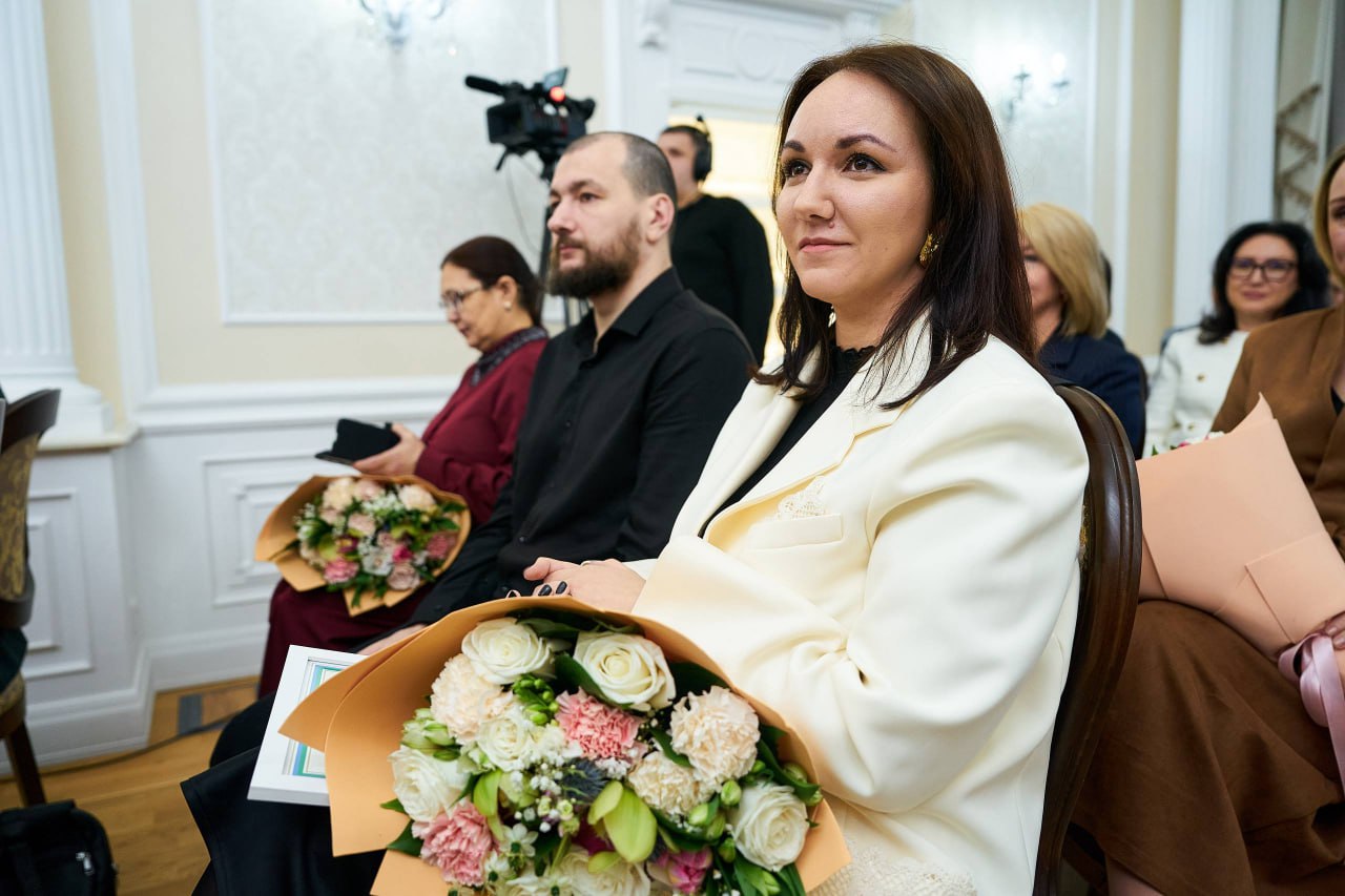 В Ханты-Мансийске наградили лучших медийщиков региона в конкурсе «Журналист года» В Ханты-Мансийске наградили лучших медийщиков региона в конкурсе «Журналист года»