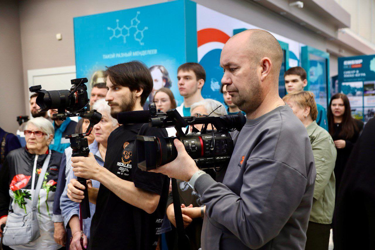 Дмитрий Кощенко: Ровно 323 года назад в этот день в Москве вышел первый номер печатной газеты "Ведомости" Дмитрий Кощенко: Ровно 323 года назад в этот день в Москве вышел первый номер печатной газеты "Ведомости"