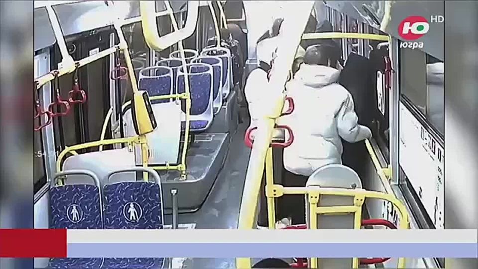 В Нижневартовске разыскивают вандалов, разукрасивших автобусы