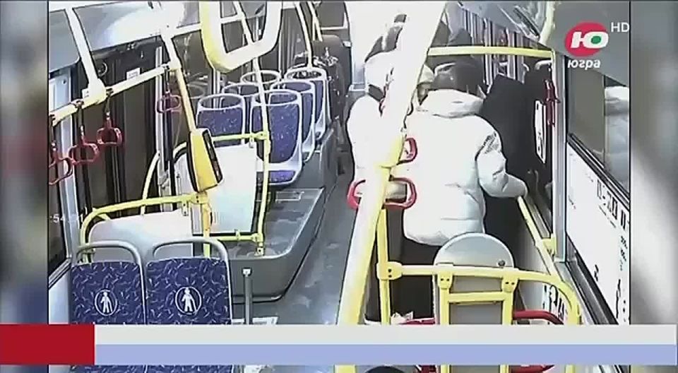 В Нижневартовске разыскивают вандалов, разукрасивших автобусы