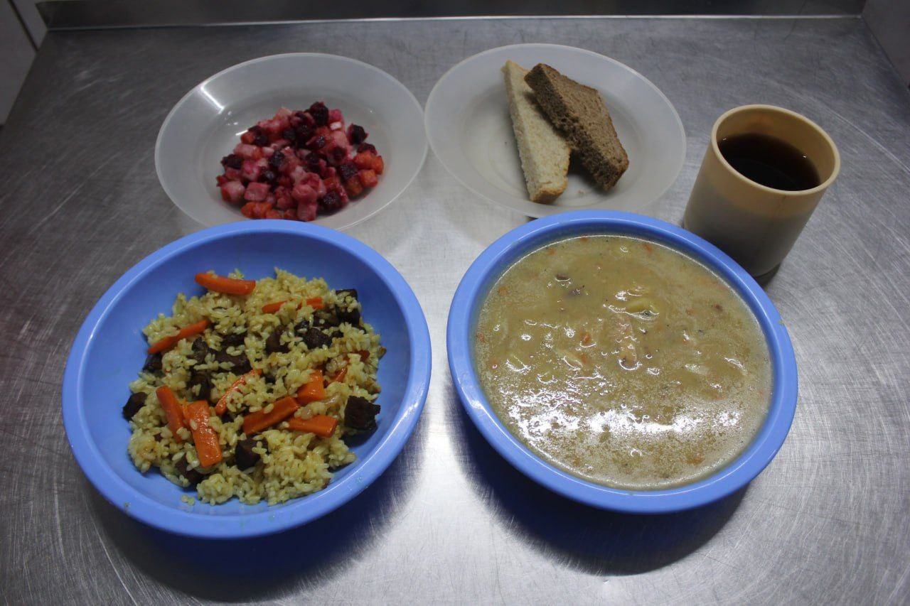 Какие салатики ели нижневартовские зэки на Новый год и Рождество