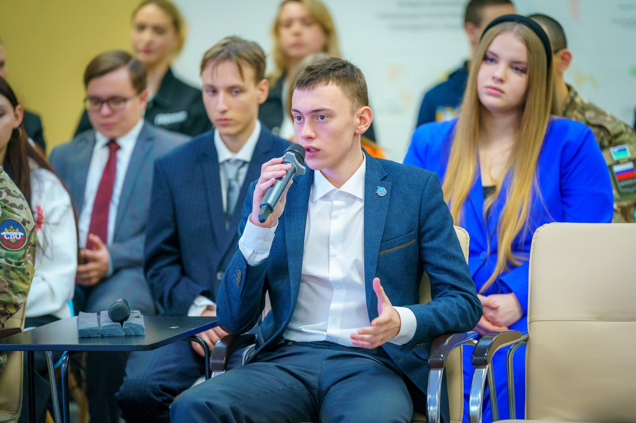 Губернатор Югры исполнит желания пятерых студентов Губернатор Югры исполнит желания пятерых студентов