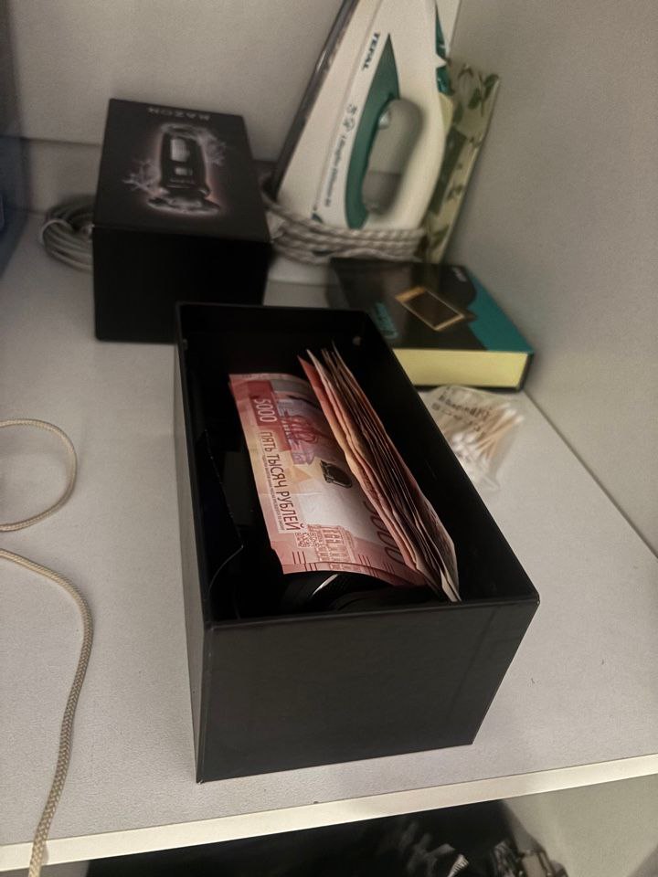 Трое псевдокоммунальщиков задержаны полицейскими Югры за обман шести пенсионерок на 450 тысяч рублей Трое псевдокоммунальщиков задержаны полицейскими Югры за обман шести пенсионерок на 450 тысяч рублей