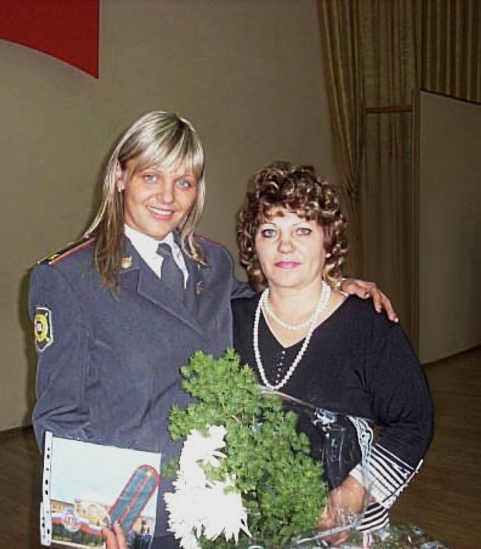 #ПоступилПравильно. Алена Сурикова, инспектор по пропаганде безопасности дорожного движения отдела Госавтоинспекции МОМВД России «Ханты-Мансийский» Сибирский юридический институт МВД России (2004-2009) «День студента – это... #ПоступилПравильно. Алена Сурикова, инспектор по пропаганде безопасности дорожного движения отдела Госавтоинспекции МОМВД России «Ханты-Мансийский» Сибирский юридический институт МВД России (2004-2009) «День студента – это...