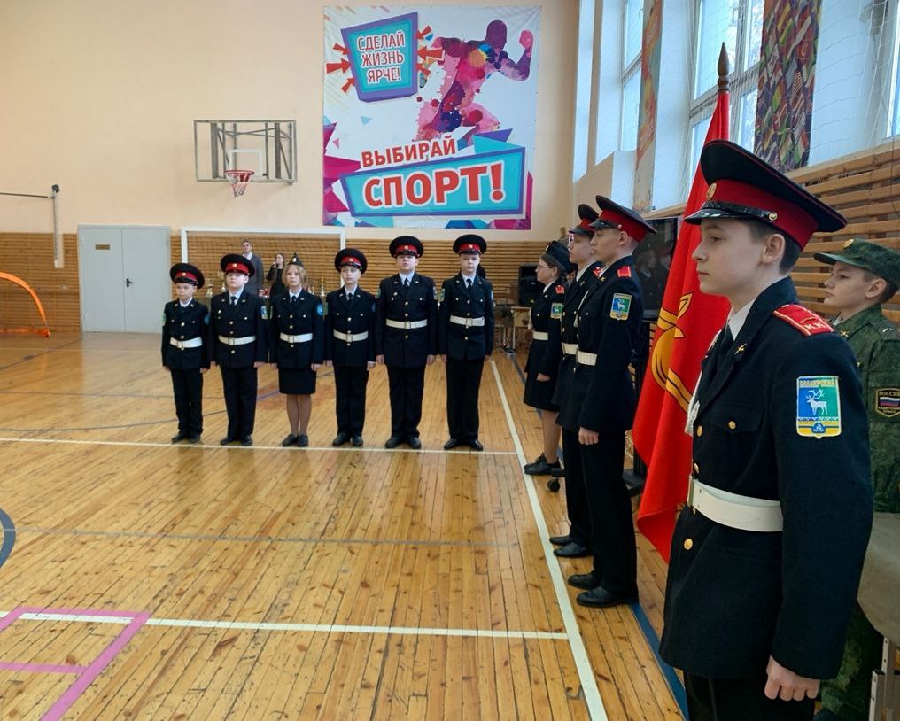 В Белоярском полицейские и общественники приняли участие в церемонии принесения присяги кадетами СОШ №1 В Белоярском полицейские и общественники приняли участие в церемонии принесения присяги кадетами СОШ №1