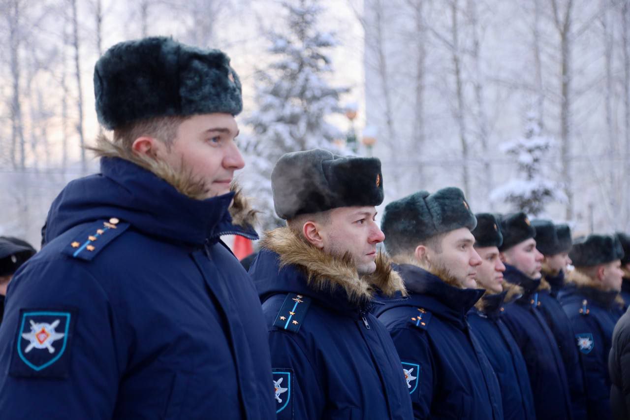 Дмитрий Кощенко: Сегодня, в день 82-й годовщины полного освобождения Ленинграда от фашистской блокады, вместе с жителями города возложил цветы к памятнику воинам-землякам, павшим в годы Великой Отечественной войны Дмитрий Кощенко: Сегодня, в день 82-й годовщины полного освобождения Ленинграда от фашистской блокады, вместе с жителями города возложил цветы к памятнику воинам-землякам, павшим в годы Великой Отечественной войны
