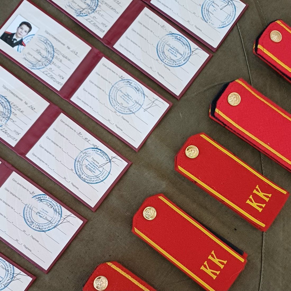 В Белоярском полицейские и общественники приняли участие в церемонии принесения присяги кадетами СОШ №1 В Белоярском полицейские и общественники приняли участие в церемонии принесения присяги кадетами СОШ №1