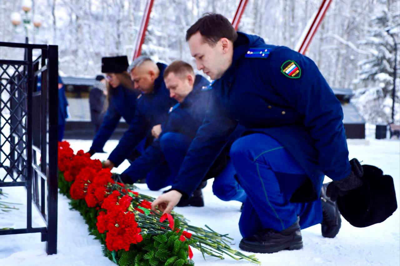 В честь празднования дня полного освобождения Ленинграда от фашистской блокады прокуроры Югры приняли участие в памятных мероприятиях