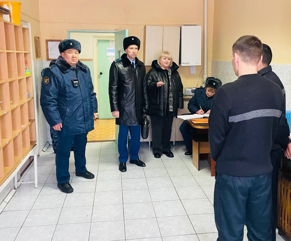 Прокурор по надзору за соблюдением законов в исправительных учреждениях Сергей Литвинцев с представителями Общественной наблюдательной комиссии в ХМАО-Югре осуществил выезд в лечебно-исправительное учреждение № 17