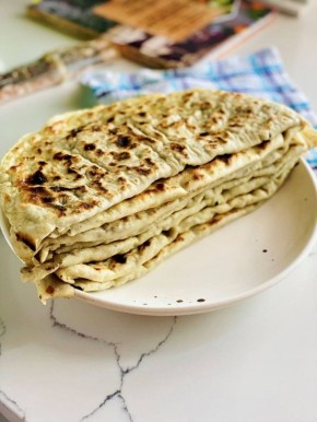 Лепешки чуду — тонкие, золотистые и с сочной мясной начинкой