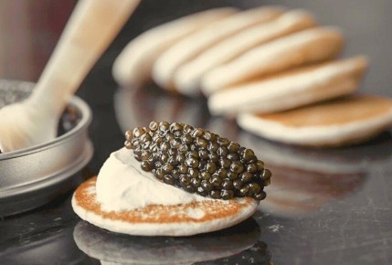 Икорное наследие: как осетровая икра превратилась в символ роскоши