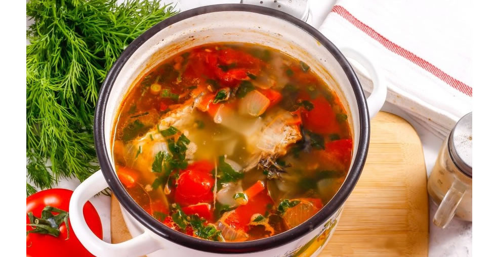 Как приготовить уху из петуха: рецепт и полезные свойства