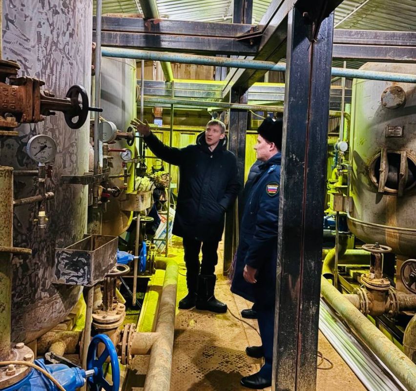 Прокуратура Октябрьского района организовала проверку по публикации в средствах массовой информации о системных перебоях и непригодном для использования качестве водоснабжения в п.Октябрьское