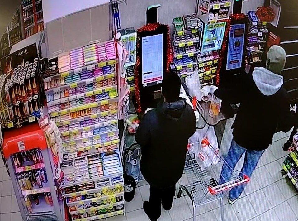 По материалам транспортной полиции Сургута будут судить местную жительницу, выносившую мимо кассы продукты из магазина