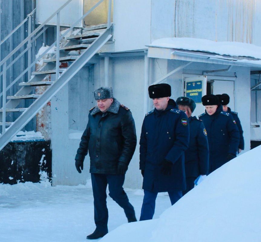 Прокурор округа Дмитрий Попов проверил условия содержания лиц, заключенных под стражу, в следственном изоляторе