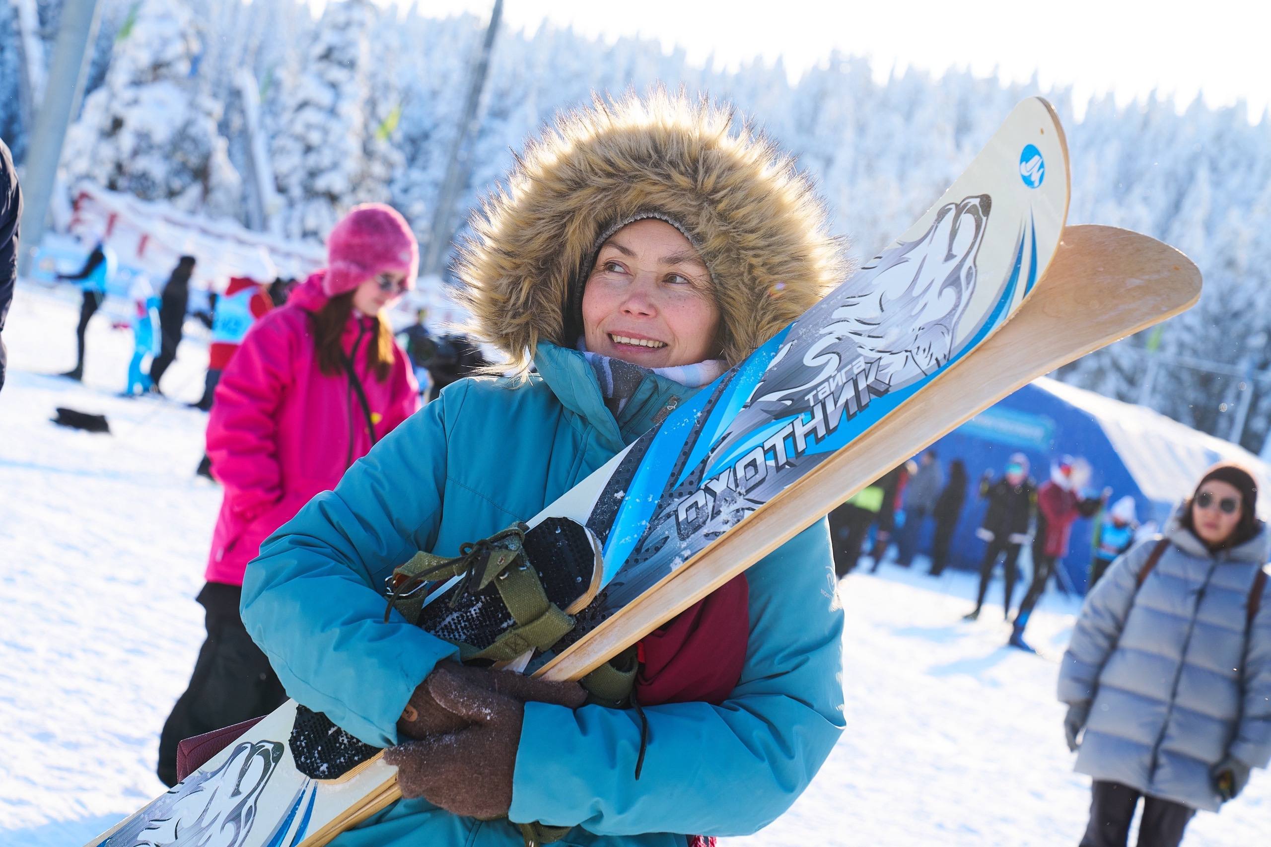 На старт «Лыжни России» в Югре вышли около 16 тысяч человек На старт «Лыжни России» в Югре вышли около 16 тысяч человек