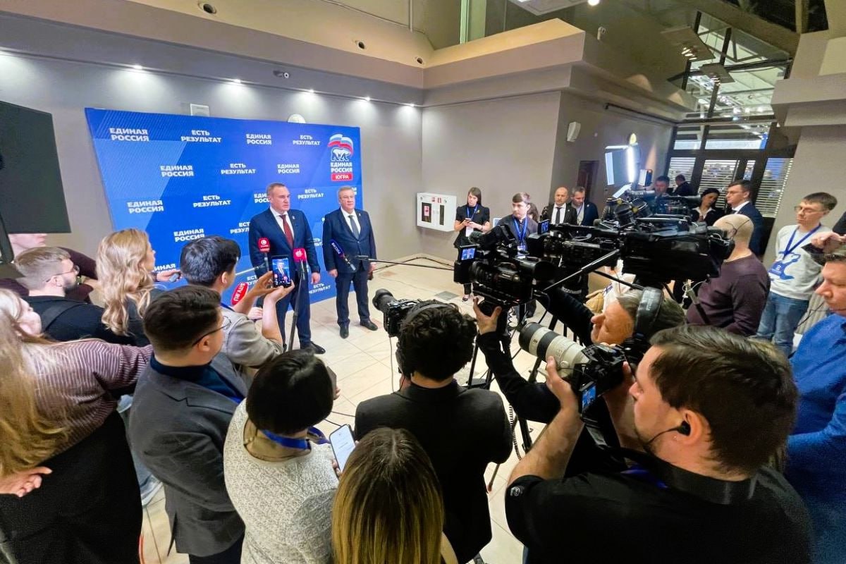 Принял участие в первом региональном отчётно-программном форуме «Единой России», который прошел 11 февраля в Нижневартовске Принял участие в первом региональном отчётно-программном форуме «Единой России», который прошел 11 февраля в Нижневартовске