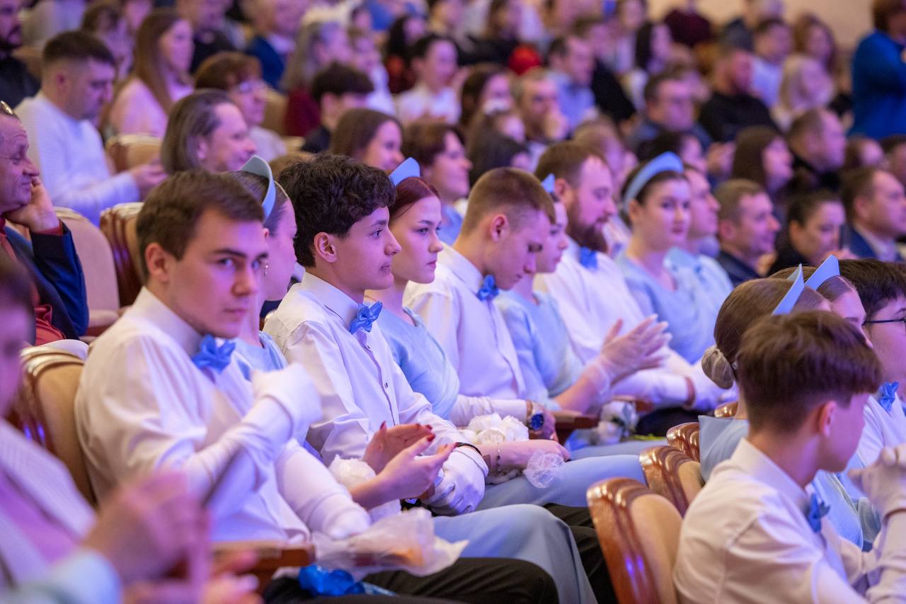 В Ханты-Мансийске состоялся ежегодный Епархиальный Сретенский бал В Ханты-Мансийске состоялся ежегодный Епархиальный Сретенский бал