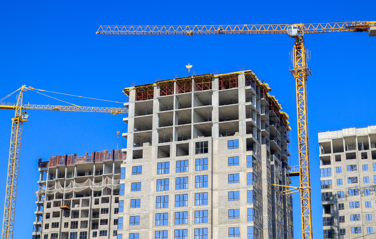 Штрафы за иностранные названия жилых комплексов: новые правила вступают в силу