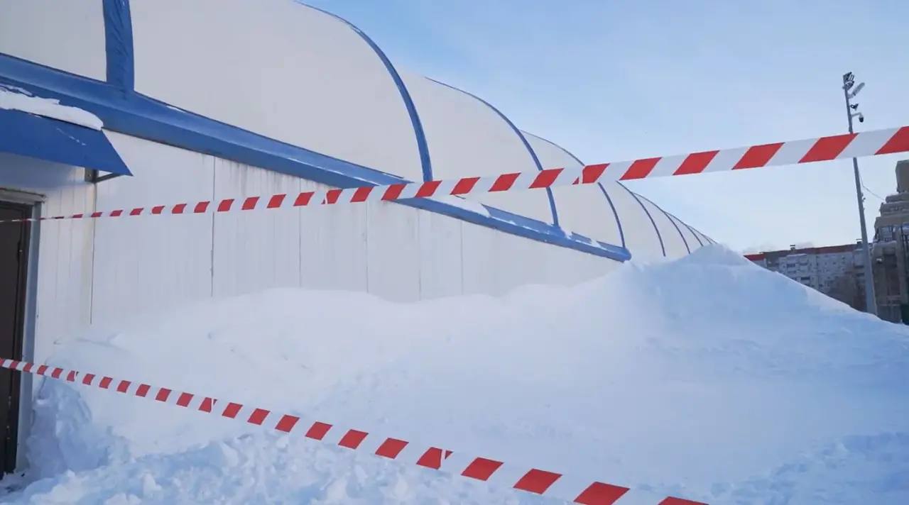 В Сургуте усилен контроль за содержанием социальных объектов и объектов жилфонда в зимний период В Сургуте усилен контроль за содержанием социальных объектов и объектов жилфонда в зимний период