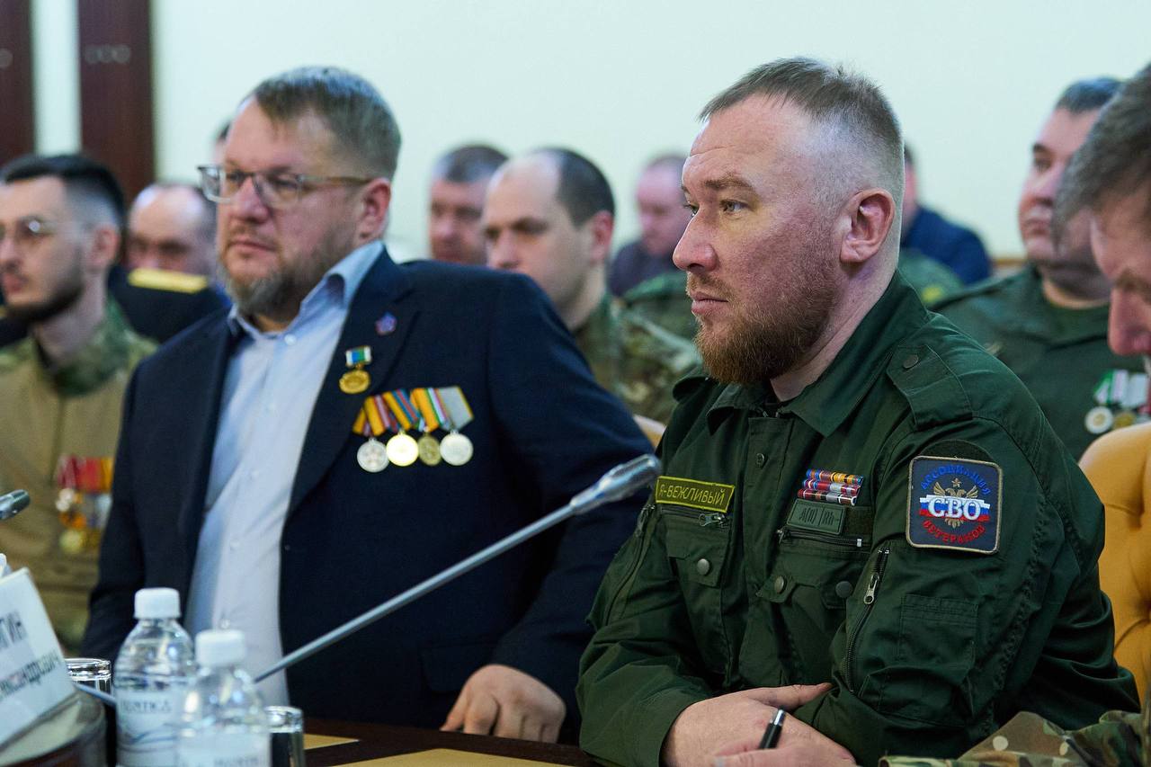 Руслан Кухарук встретился с ветеранами СВО накануне Дня защитника Отечества Руслан Кухарук встретился с ветеранами СВО накануне Дня защитника Отечества