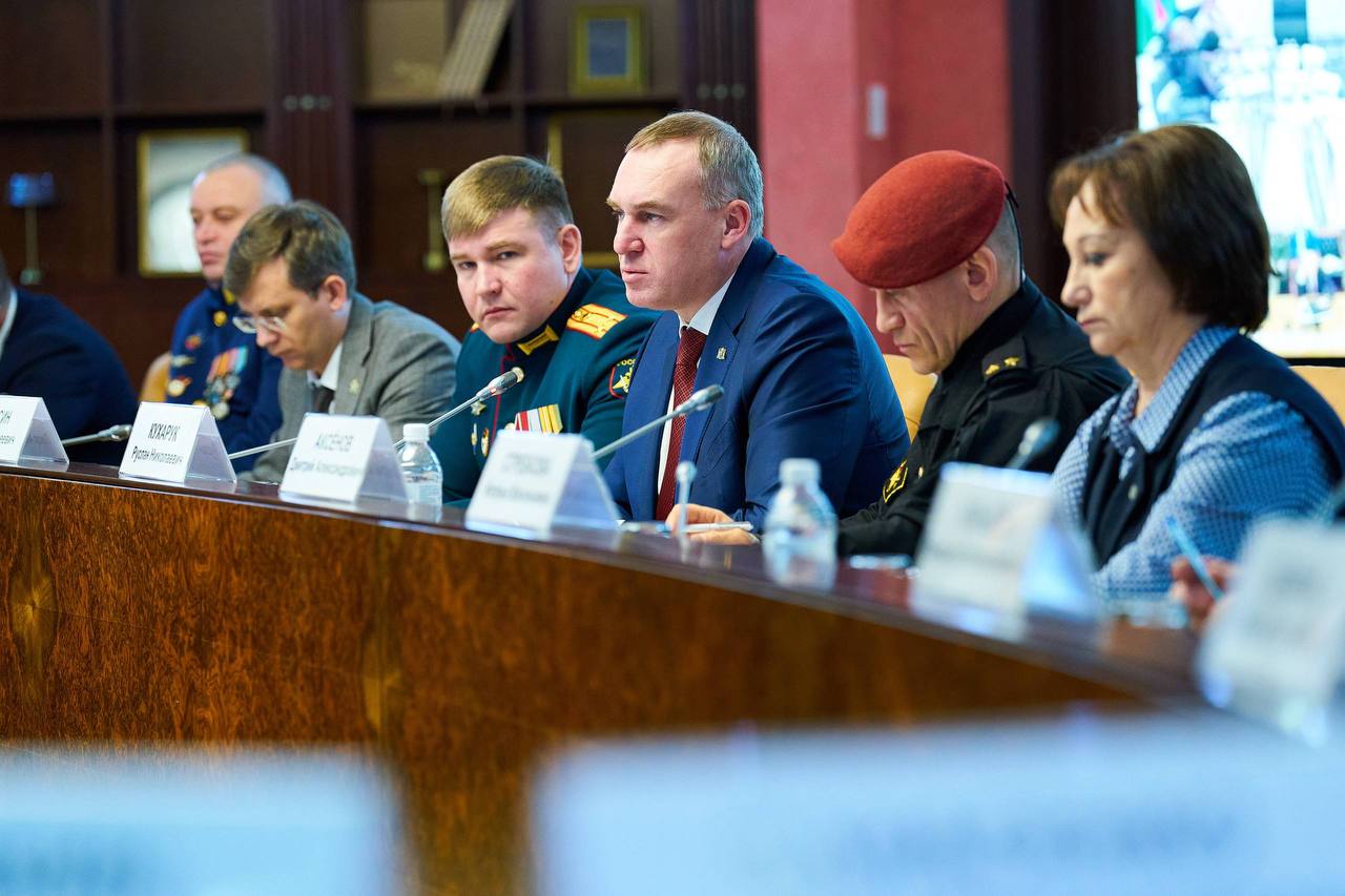 Руслан Кухарук встретился с ветеранами СВО накануне Дня защитника Отечества Руслан Кухарук встретился с ветеранами СВО накануне Дня защитника Отечества