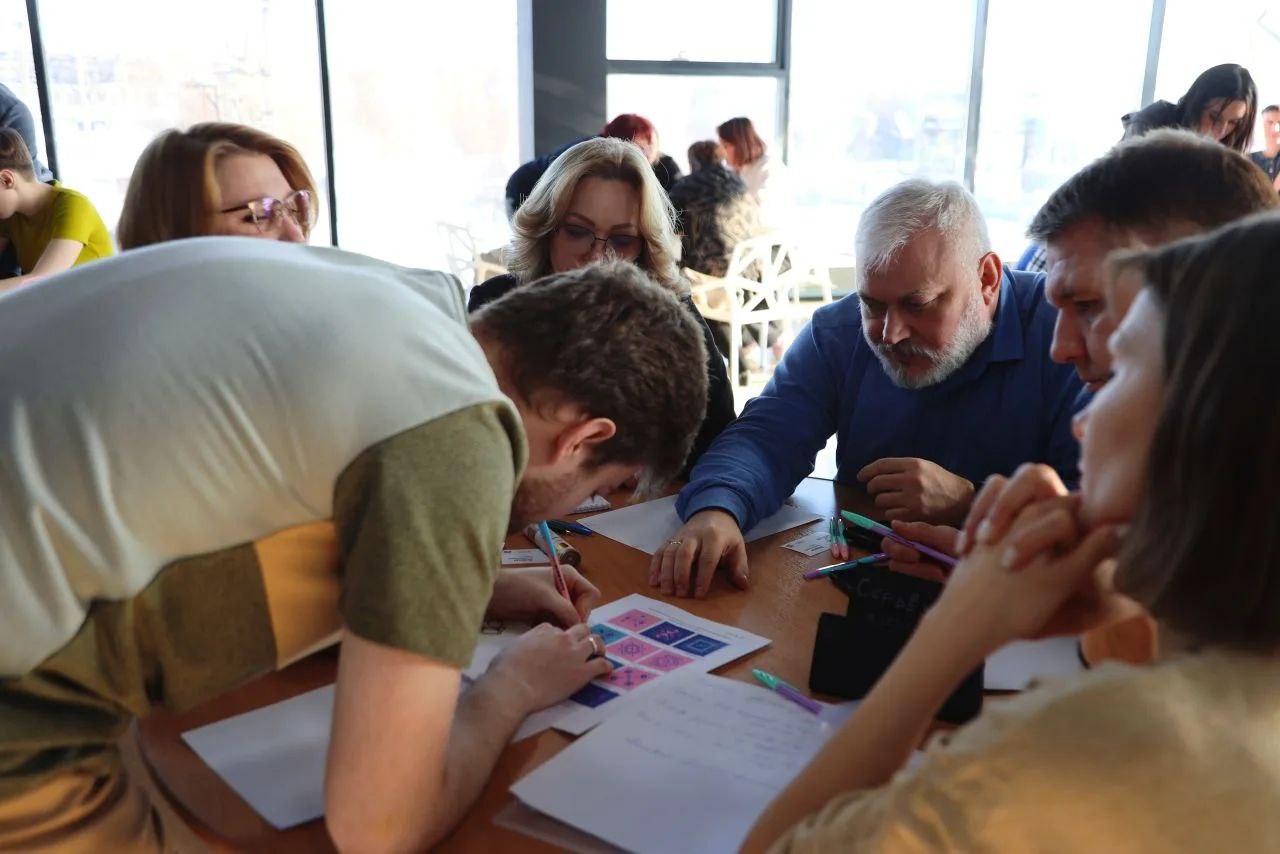 Дмитрий Кощенко: Сегодня дал старт первому Кубку главы города Нижневартовска по интеллектуальным играм! Дмитрий Кощенко: Сегодня дал старт первому Кубку главы города Нижневартовска по интеллектуальным играм!