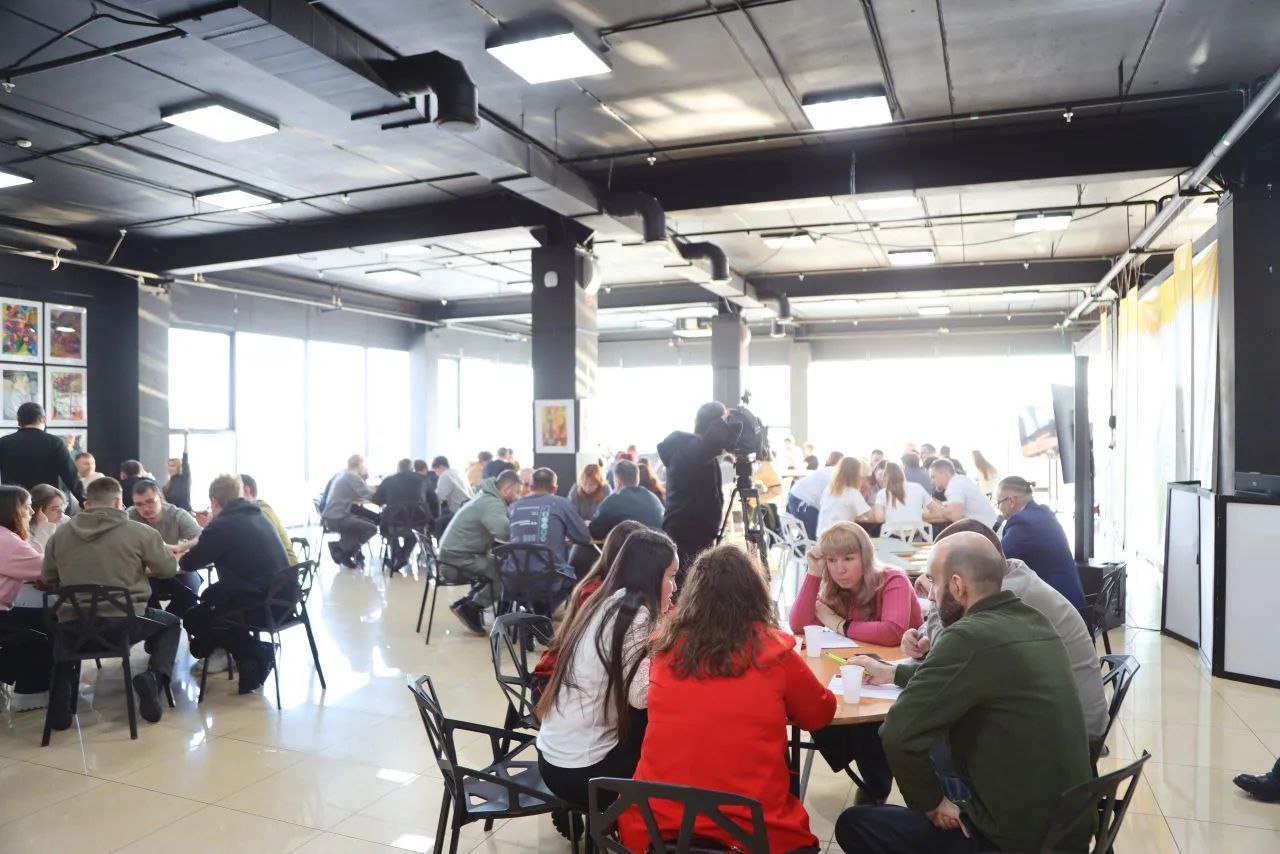 Дмитрий Кощенко: Сегодня дал старт первому Кубку главы города Нижневартовска по интеллектуальным играм! Дмитрий Кощенко: Сегодня дал старт первому Кубку главы города Нижневартовска по интеллектуальным играм!