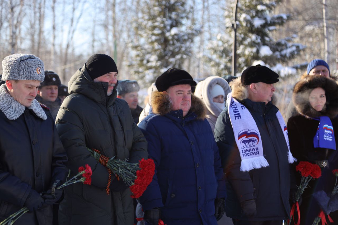 Дмитрий Кощенко: В День защитника Отечества с волнением и безграничной благодарностью принял участие в церемонии возложения цветов к мемориалу «Воинам-землякам, погибшим в годы Великой Отечественной войны» Дмитрий Кощенко: В День защитника Отечества с волнением и безграничной благодарностью принял участие в церемонии возложения цветов к мемориалу «Воинам-землякам, погибшим в годы Великой Отечественной войны»