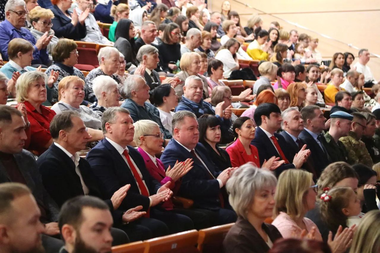 Дмитрий Кощенко: С особым чувством посетил торжественный концерт во Дворце Искусств под названием «Есть такая профессия», посвященный Дню защитника Отечества Дмитрий Кощенко: С особым чувством посетил торжественный концерт во Дворце Искусств под названием «Есть такая профессия», посвященный Дню защитника Отечества