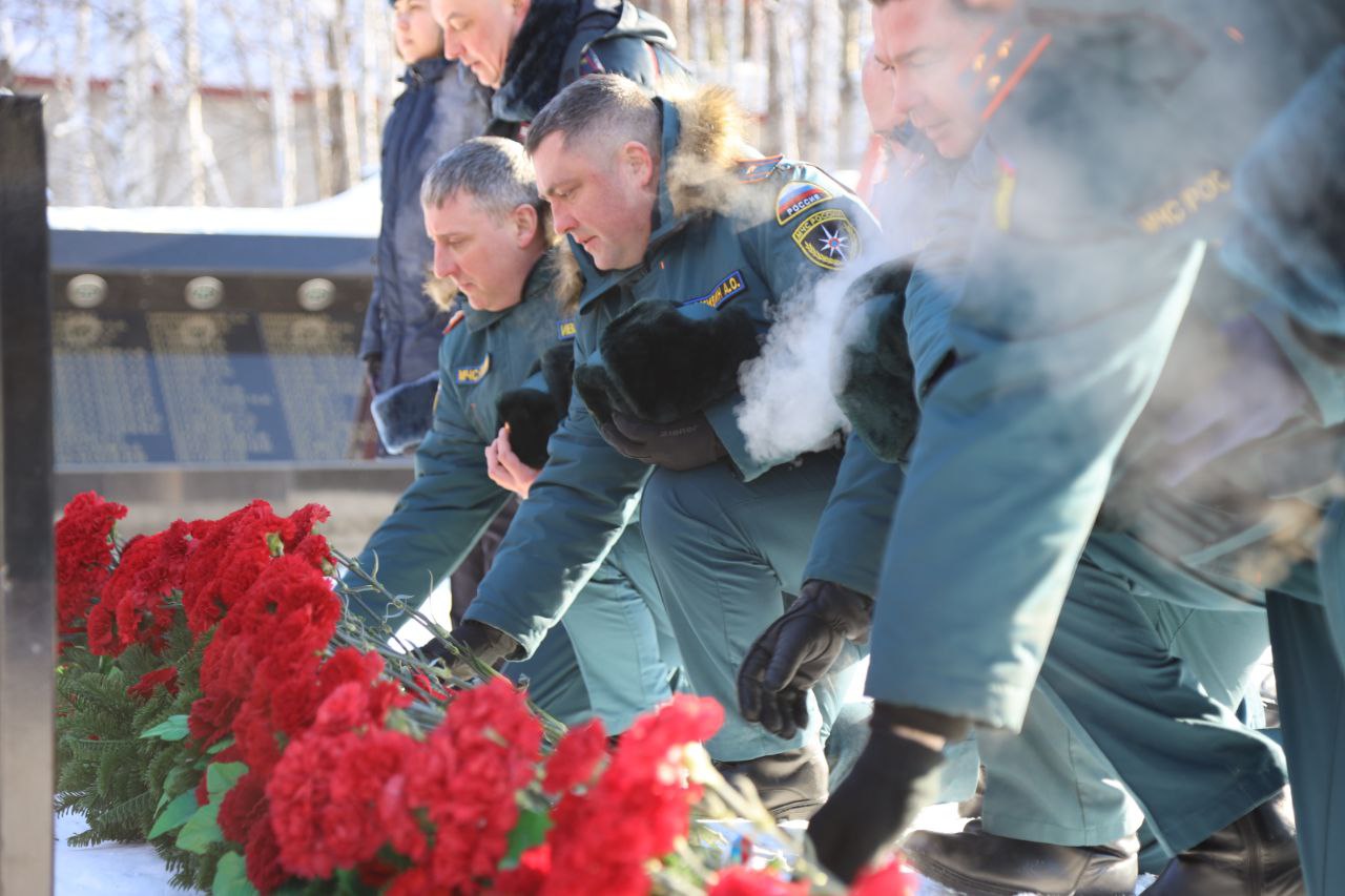 Дмитрий Кощенко: В День защитника Отечества с волнением и безграничной благодарностью принял участие в церемонии возложения цветов к мемориалу «Воинам-землякам, погибшим в годы Великой Отечественной войны» Дмитрий Кощенко: В День защитника Отечества с волнением и безграничной благодарностью принял участие в церемонии возложения цветов к мемориалу «Воинам-землякам, погибшим в годы Великой Отечественной войны»
