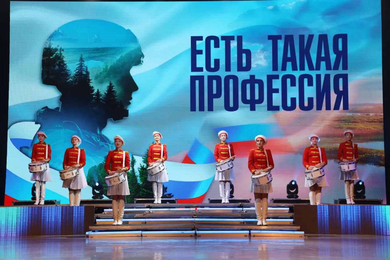 Дмитрий Кощенко: С особым чувством посетил торжественный концерт во Дворце Искусств под названием «Есть такая профессия», посвященный Дню защитника Отечества Дмитрий Кощенко: С особым чувством посетил торжественный концерт во Дворце Искусств под названием «Есть такая профессия», посвященный Дню защитника Отечества