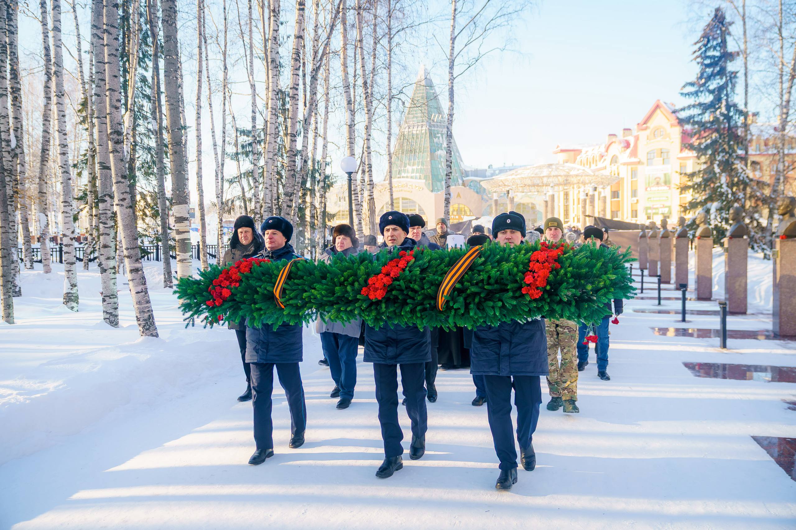 В День защитника Отечества по Югре проходят мероприятия в память о павших героях В День защитника Отечества по Югре проходят мероприятия в память о павших героях