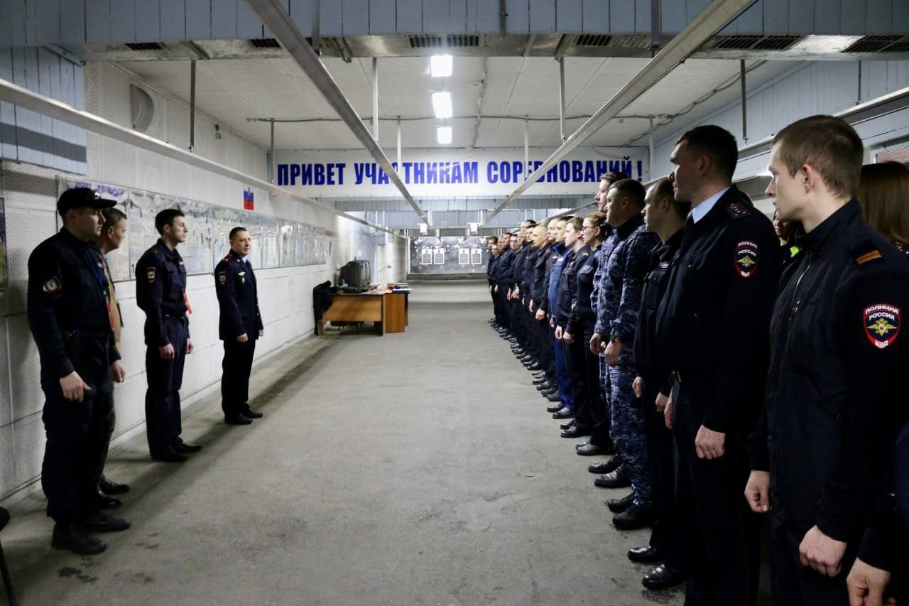 В Ханты-Мансийске прошли окружные соревнования по стрельбе среди сотрудников полиции В Ханты-Мансийске прошли окружные соревнования по стрельбе среди сотрудников полиции