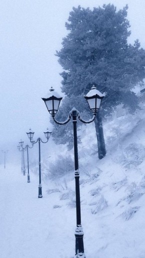 В феврале ветер становится холоднее и злее, как будто он хочет напомнить всем, что зима ещё не закончилась