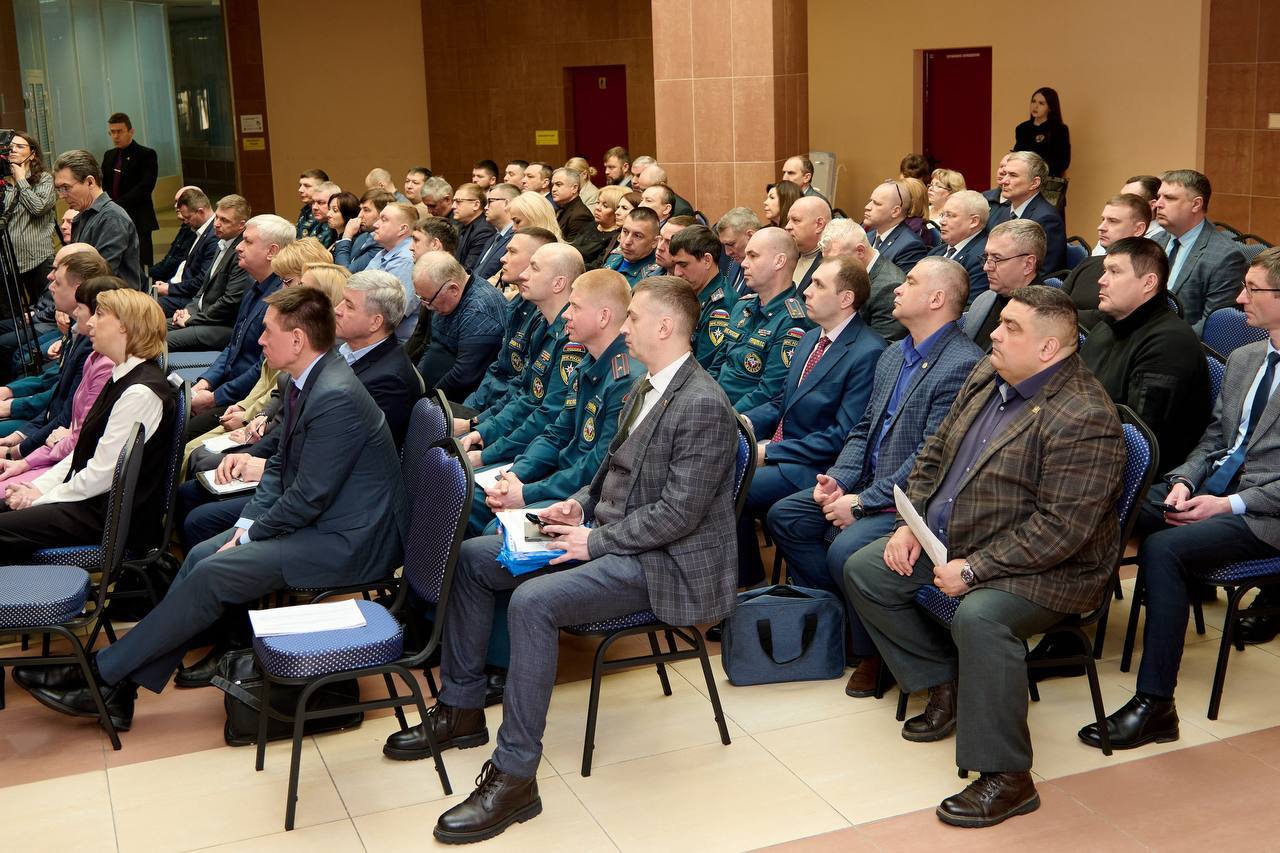 В Нефтеюганске проходят сборы органов управления территориальной подсистемы предупреждения и ликвидации чрезвычайных ситуаций В Нефтеюганске проходят сборы органов управления территориальной подсистемы предупреждения и ликвидации чрезвычайных ситуаций