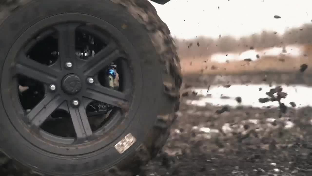 Сотрудники «Центроспас-Югории» каждый день доставляют спецтехнику для наших бойцов в зоне СВО