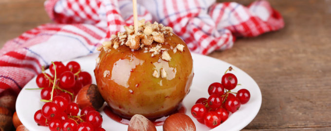 Яблоки в ягодной карамели: слияние вкусов для всей семьи