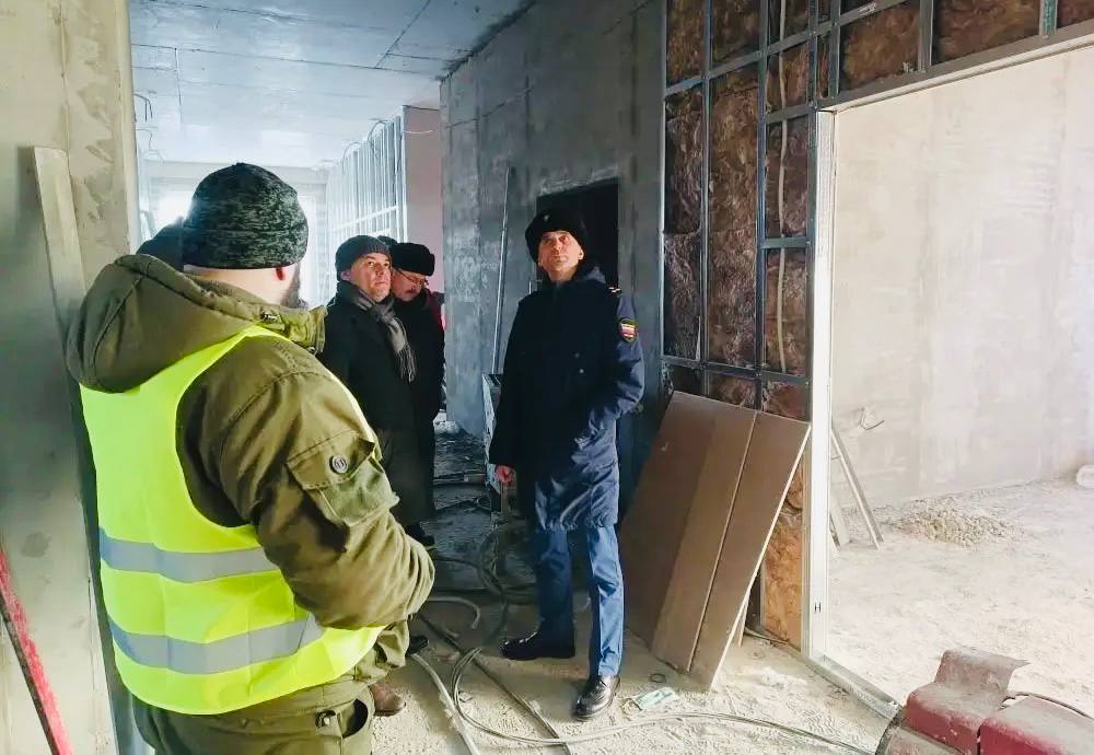 123Прокурор Сургутского района проинспектировал ход строительства поликлиники в г.п. Федоровском 123Прокурор Сургутского района проинспектировал ход строительства поликлиники в г.п. Федоровском