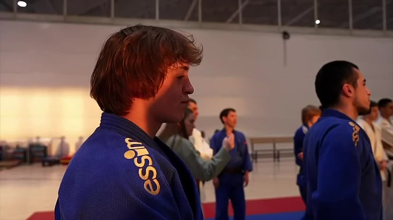 Призеры чемпионатов мира провели мастер-класс для юных югорских дзюдоистов